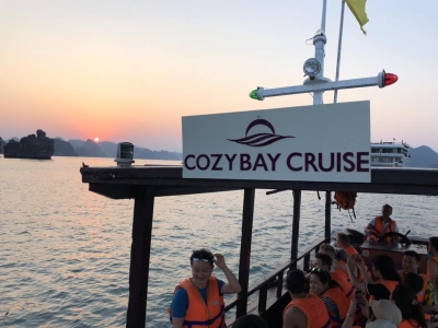 sunset-in-halong-bay-cozy-bay-cruise-o997jo3gxgng115i2al4v1gobvryc68ysxvj4cokyo